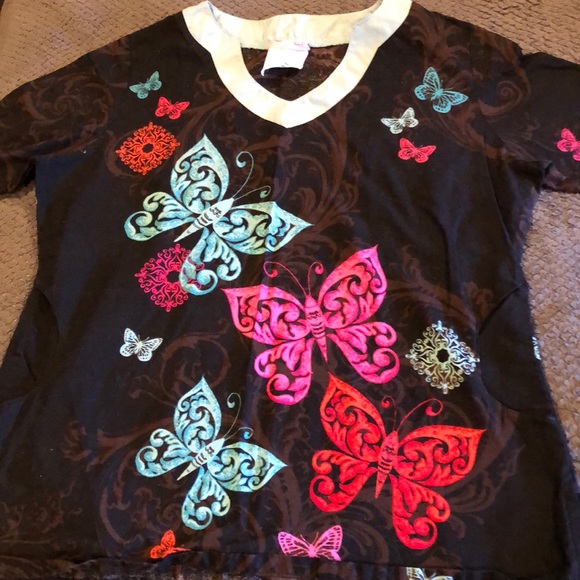 Scrub top bundle - Picture 4 of 8